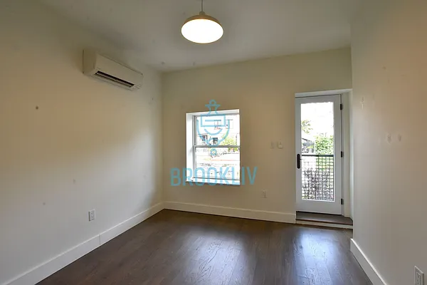 Rented by null | media 49