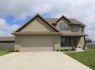207 Quail Dr, Hudson, IA 50643