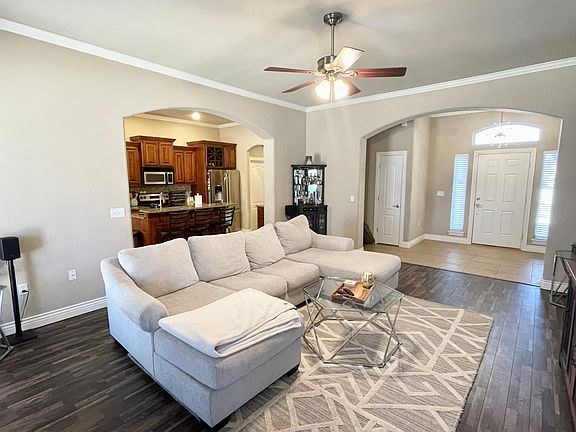 5th image of 920 Ashwood Ln