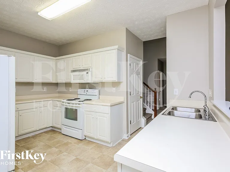 235 Lazy Willow Ln — Photo 6