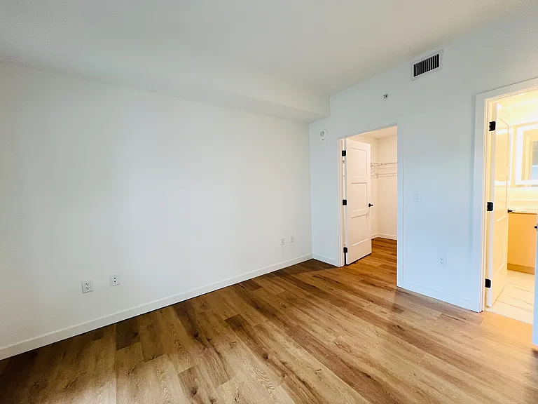 1654 NE 124th St #233 — Photo 7