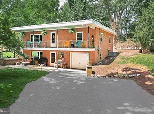 14 Cedar Ln, Thomasville, PA 17364