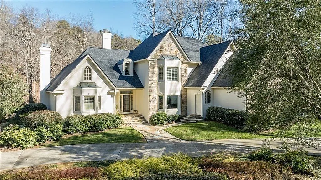 5 bed, 4.5 bath, 5561 sqft, $7,500 — Photo 1