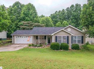 5 Squirrel Hollow Ct, Greer, SC 29651
