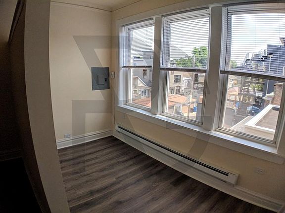 3rd image of 2936 W Palmer St #U405
