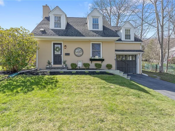 2 2nd St, Marcellus, NY 13108