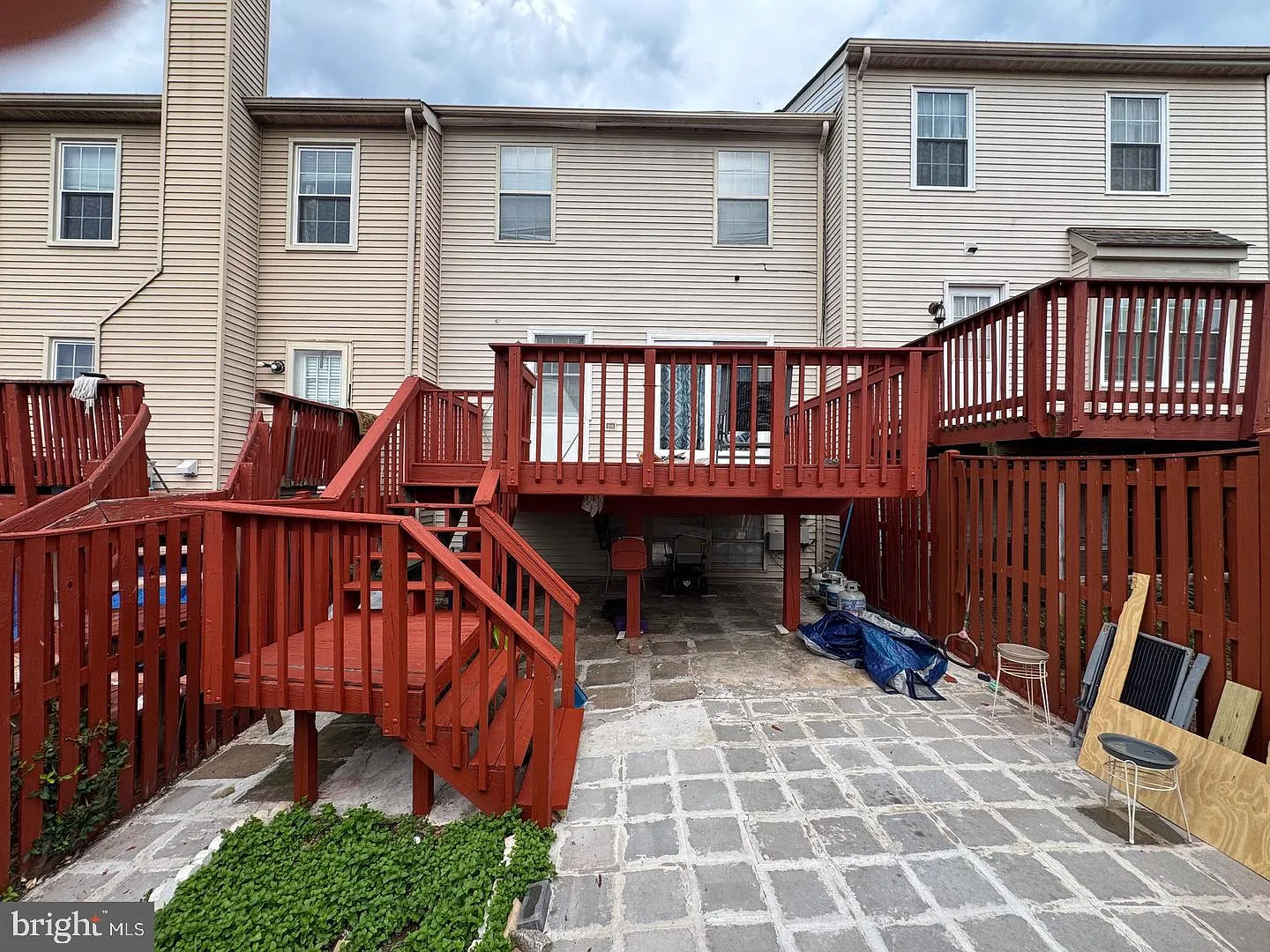 4 bed, 3.5 bath, 2100 sqft, $3,000 — Photo 2