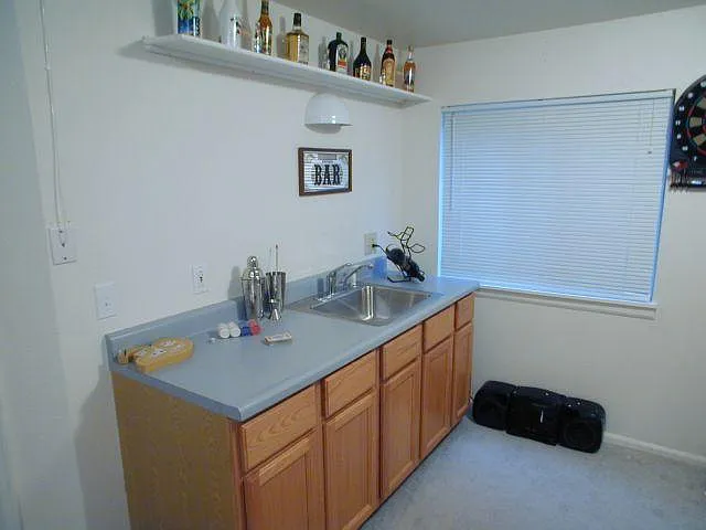 4 bed, 3.5 bath, 2419 sqft, $3,200 — Photo 3