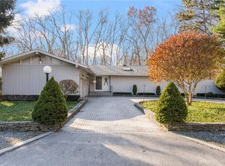 2 Lampercock Ln, Lincoln, RI 02865