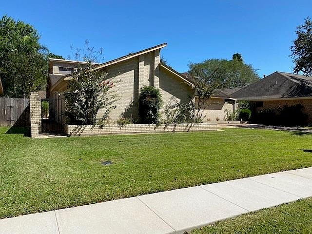 1st image of 4727 Baywood Dr