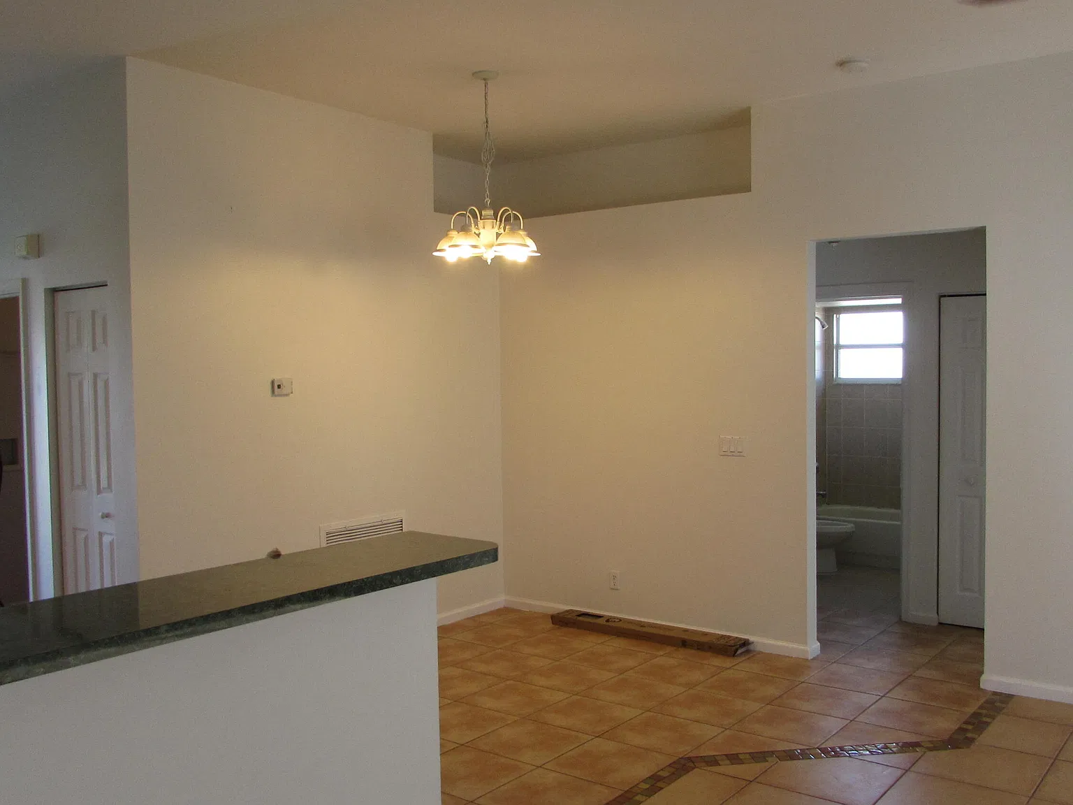 3 bed, 2.0 bath, 1785 sqft, $2,450 — Photo 3