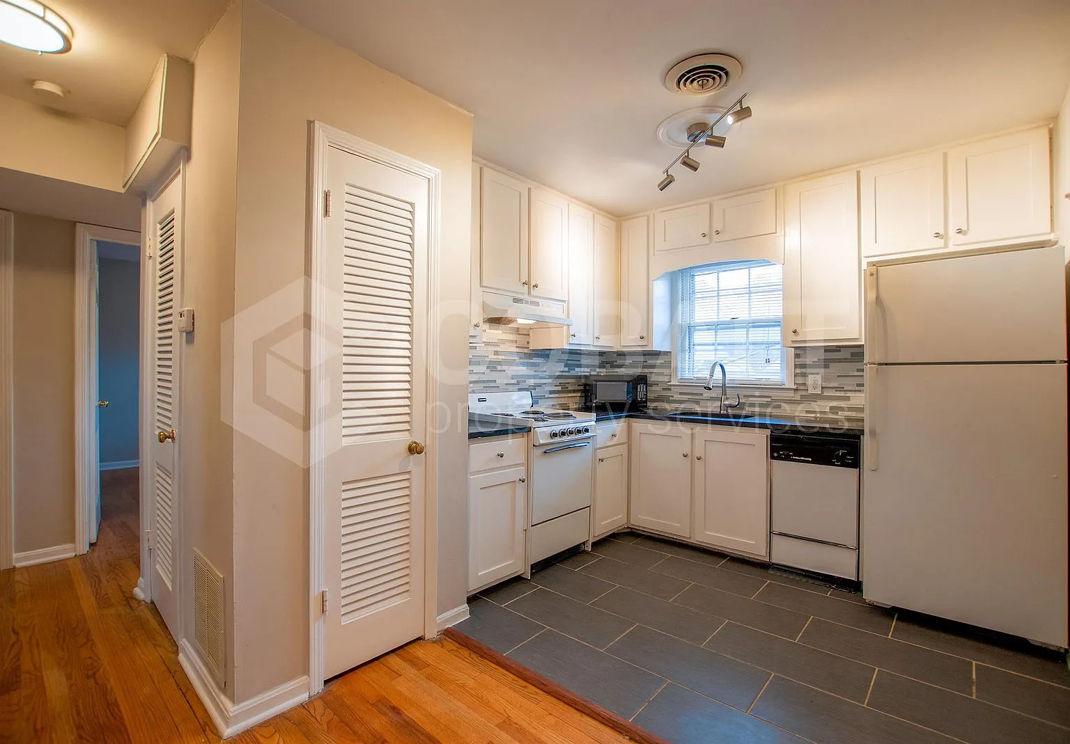 2 bed, 1.0 bath, 825 sqft, $1,475 — Photo 1