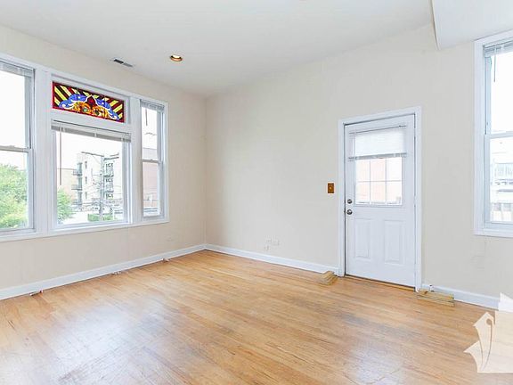 2nd image of 3417 N Janssen Ave #1012