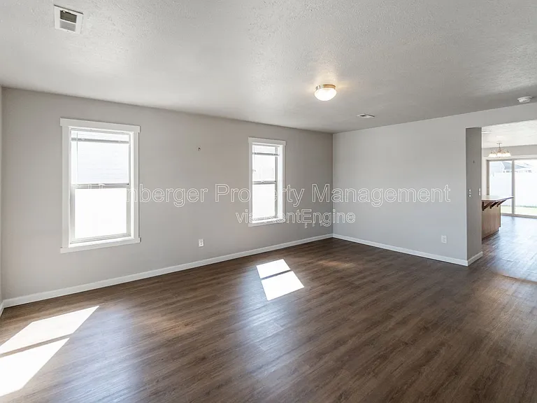 9105 W Red St — Photo 5
