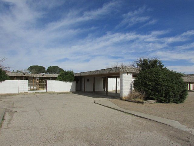 1st image of 6147 Denis Ln