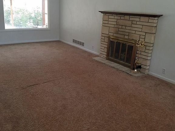 4th image of 1701 Colorado Ave