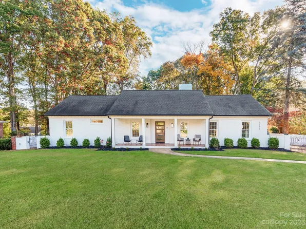 1016 Regency Dr, Charlotte, NC 28211