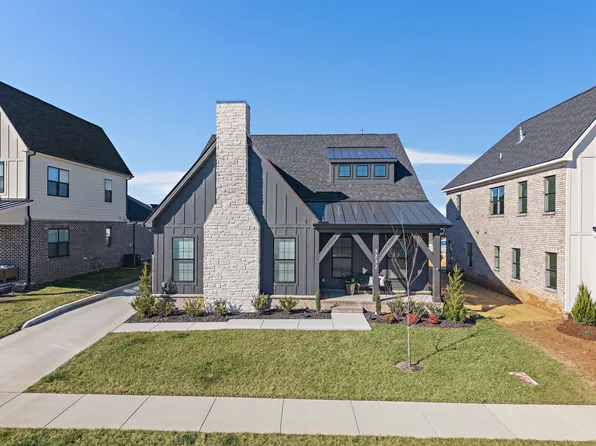 3232 Knotts Dr, Thompsons Station, TN 37179