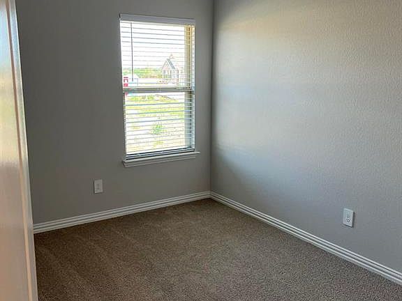 5th image of 1273 Binfield Dr