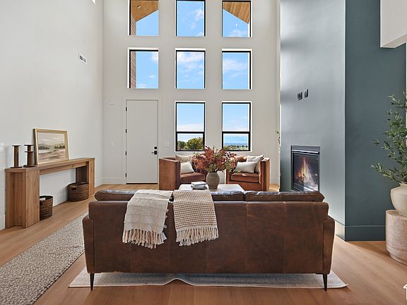 3rd image of 810 Cherry View Dr #16