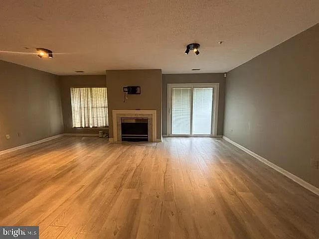 10148 Vanderbilt Cir — Photo 23