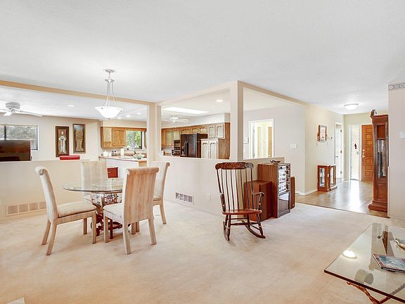 5th image of 3409 Reina Dr NE