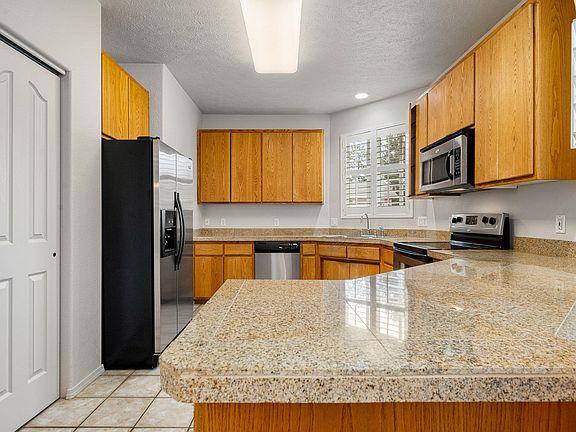 5th image of 796 Josilyn Ct