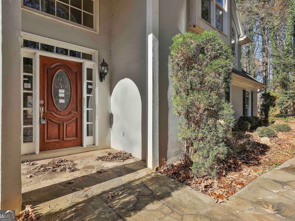 35 Spring Valley Ct, Newnan, GA 30265