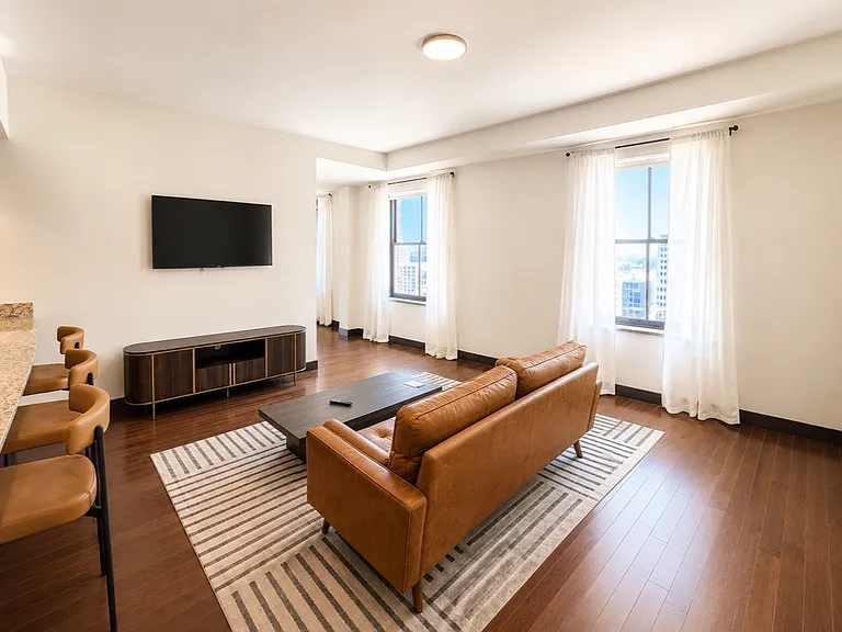 115 W 5th St #1412 — Photo 4