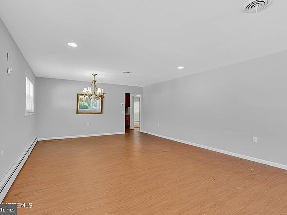 4th image of 439 Costa Mesa Dr