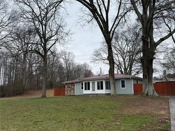 4069 Price Rd, Gainesville, GA 30506