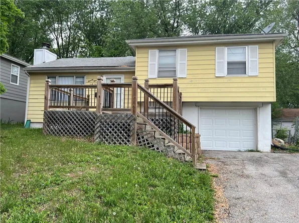 7936 NE San Rafael Dr, Kansas City, MO 64119