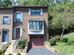 666 Woodcrest Dr, Pittsburgh, PA 15205