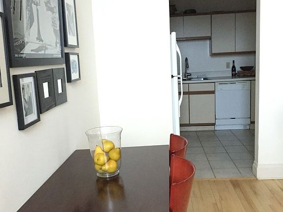 4th image of 641 N High St APT 4