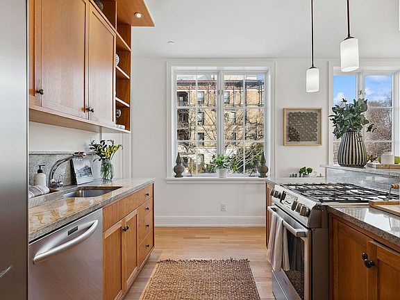 5th image of 142 Prospect Park W APT 2