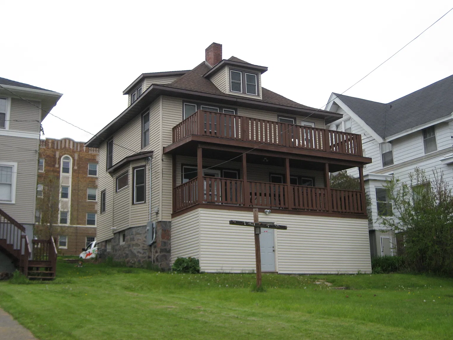 6 bed, 3120 sqft, $3,450 — Photo 1