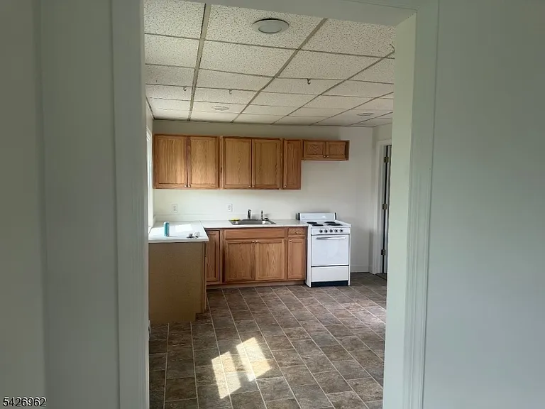 630 Dewey Ave #B — Photo 3
