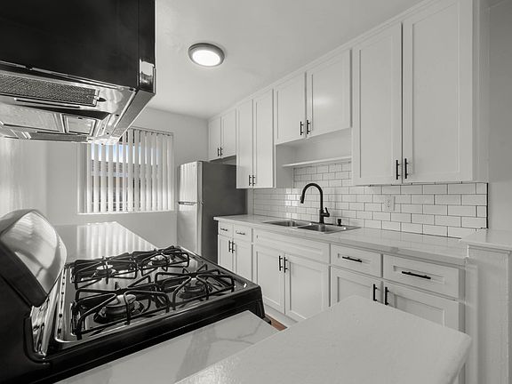 3rd image of 3933 Nicolet Ave APT 7