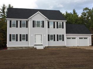 67 Chapman St, Dunstable, MA 01827