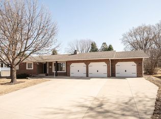 107 Kansas Ave NW, Orange City, IA 51041