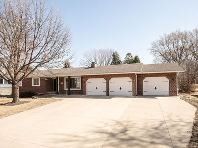 107 Kansas Ave NW, Orange City, IA, 51041