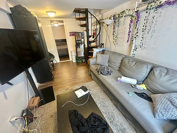 5th image of 1 King St APT 1