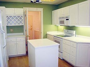 5th image of 411 Beachside Pl