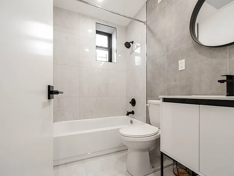 781 Washington Ave #BD — Photo 4