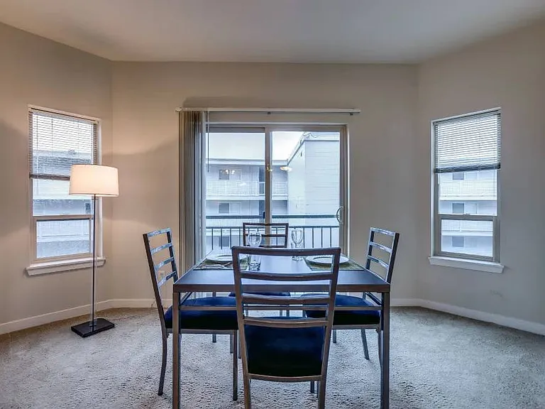 Avion Apartments — Photo 16