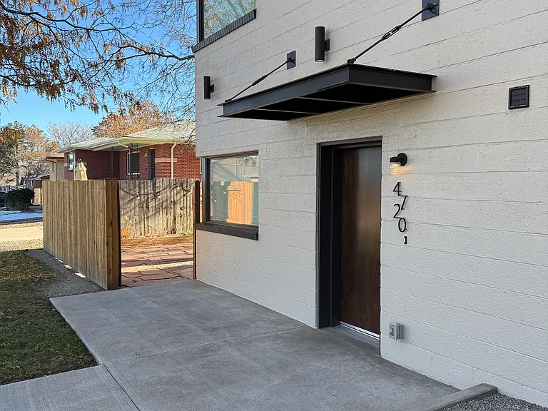 4720 Lamar St #B — Photo 2