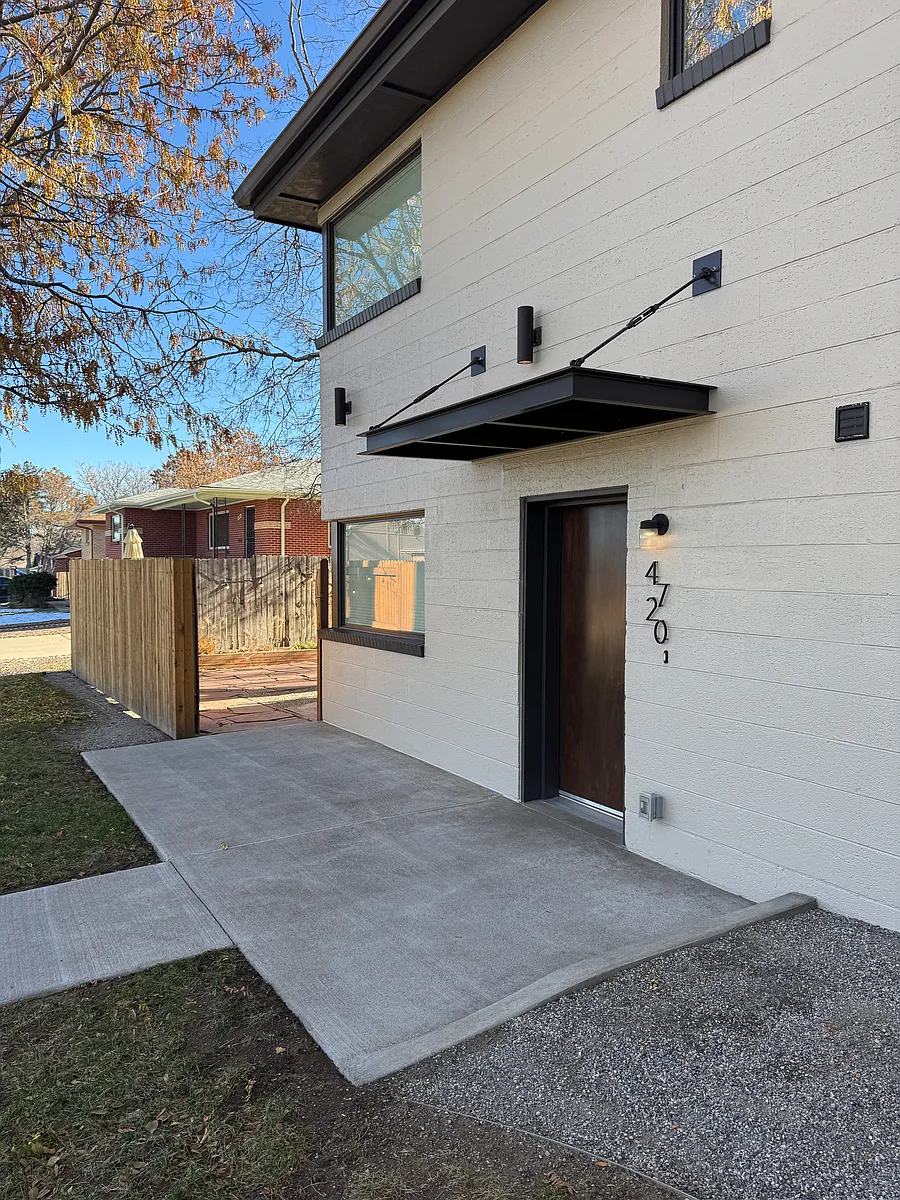 Building Photo - 4720 Lamar St #B