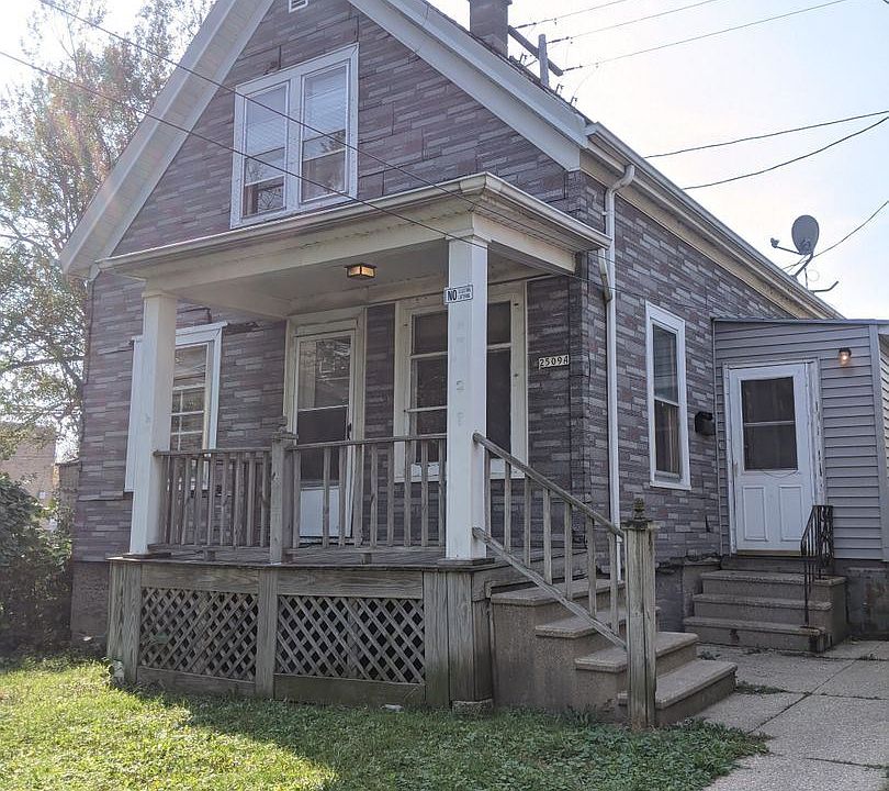1st image of 2509A N Buffum St #9052539