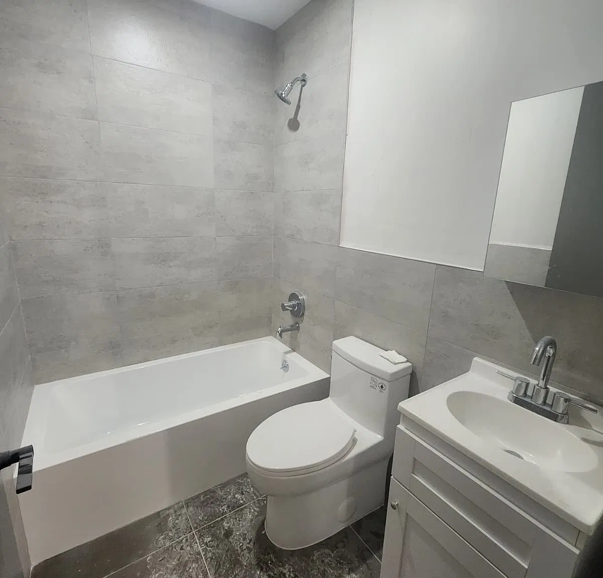 3 bed, $3,606 — Photo 3