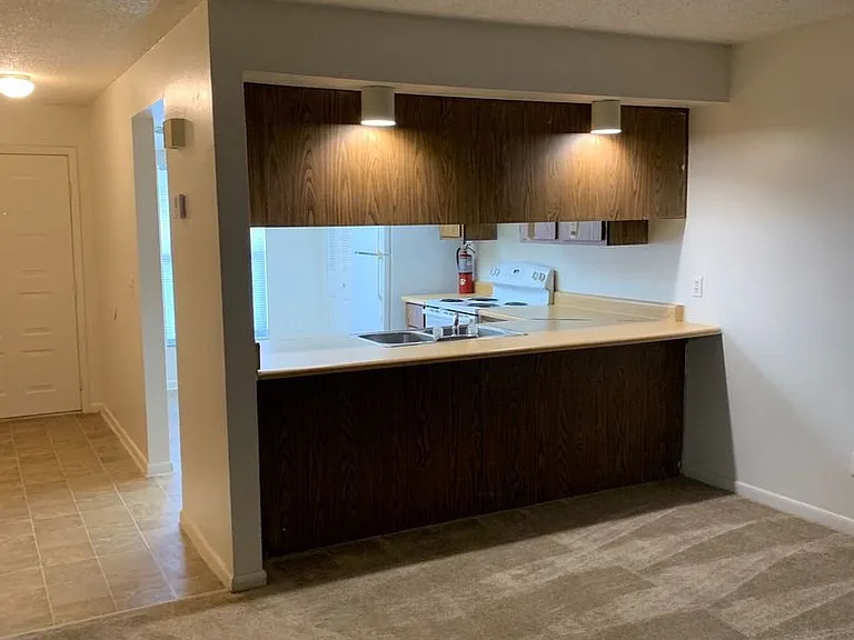 12125 Napiers Cir — Photo 2